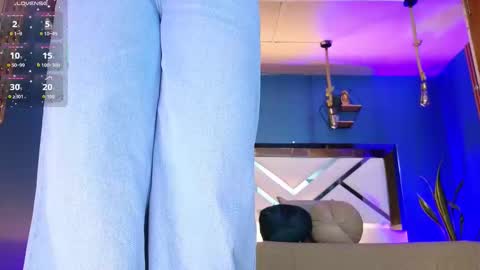 Snapshot of laady_brownn chatting on 09.22.25 Cris  online show from 09.22.25