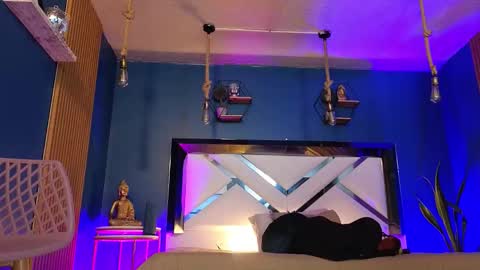 Snapshot of laady_brownn chatting on 09.29.25 Cris  online show from 09.29.25