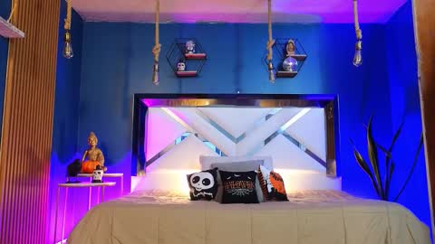 Snapshot of laady_brownn chatting on 10.03.25 Cris  online show from 10.03.25