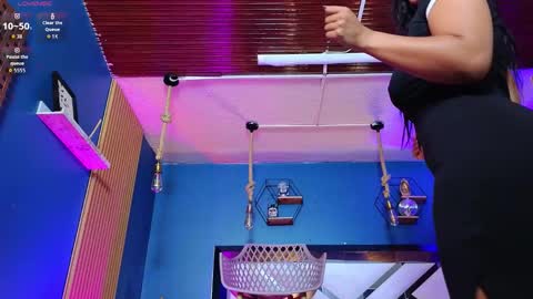 Snapshot of laady_brownn chatting on 10.11.25 Cris  online show from 10.11.25