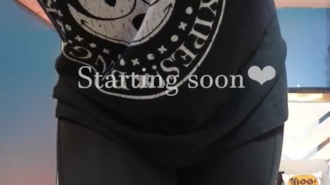 Snapshot of laady_brownn chatting on 10.14.25 Cris  online show from 10.14.25