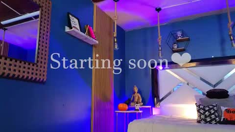 Snapshot of laady_brownn chatting on 10.17.25 Cris  online show from 10.17.25