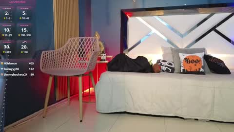 Snapshot of laady_brownn chatting on 10.22.25 Cris  online show from 10.22.25