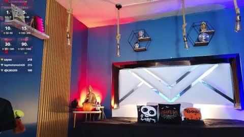 Snapshot of laady_brownn chatting on 10.28.25 Cris  online show from 10.28.25