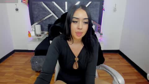  L A R A   online show from 03.04.25