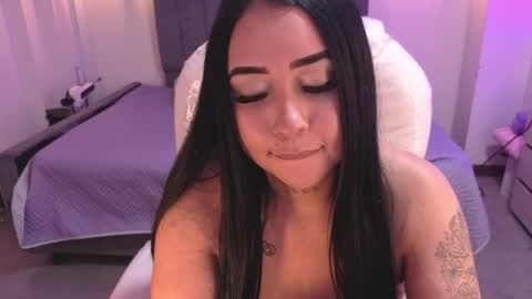  L A R A   online show from 06.04.26
