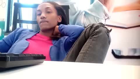 Snapshot of labimbo chatting on 12.14.24 labimbo online show from 12.14.24