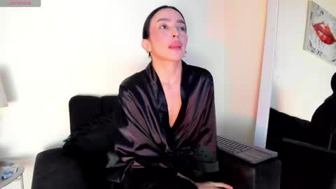 Snapshot of lace_victoria chatting on 04.10.26 lace_victoria online show from 04.10.26