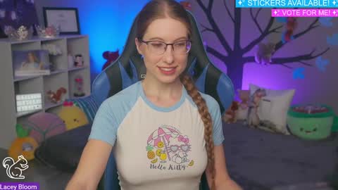 Lacey Bloom online show from 01.09.25