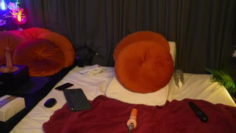 Snapshot of lacie_le_beauty chatting on 03.26.26 Latex Lacie online show from 03.26.26