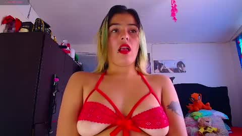 Snapshot of lacolombiana_bitch chatting on 07.01.26 Valentina online show from 07.01.26