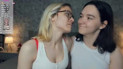 Violet and Isabel online show from 07.21.26