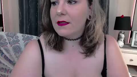 Snapshot of lady_2xl chatting on 07.10.26 Lucy online show from 07.10.26