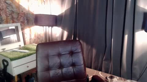 Snapshot of lady_cummerx chatting on 02.15.25 lady_cummerx online show from 02.15.25