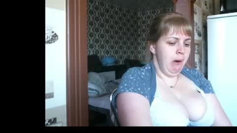 Snapshot of lady_cute_cat chatting on 06.08.26 lady cute cat29 online show from 06.08.26