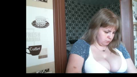 Snapshot of lady_cute_cat chatting on 06.25.26 lady cute cat29 online show from 06.25.26
