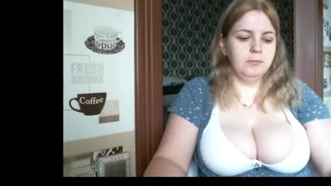 Snapshot of lady_cute_cat chatting on 08.05.26 lady cute cat29 online show from 08.05.26