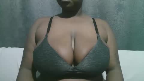 lady_dearra online show from 10.20.25