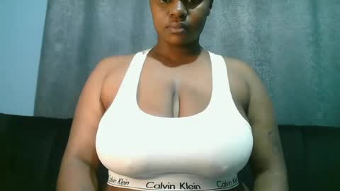 lady_dearra online show from 06.14.26