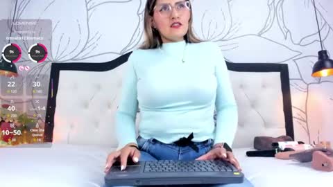 Snapshot of lady_falcon chatting on 07.29.26 LADY online show from 07.29.26