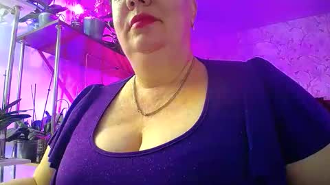 Lady Gloria online show from 10.18.25