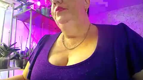 Lady Gloria online show from 10.24.25