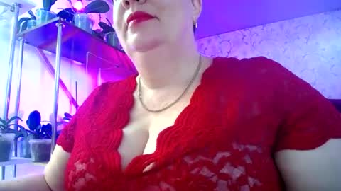 Snapshot of lady_gloria chatting on 06.25.26 Lady Gloria online show from 06.25.26