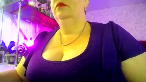 Snapshot of lady_gloria chatting on 07.16.26 Lady Gloria online show from 07.16.26