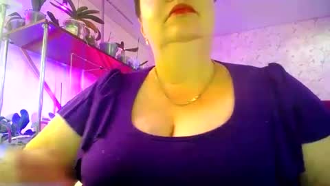 Snapshot of lady_gloria chatting on 08.09.26 Lady Gloria online show from 08.09.26