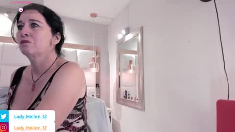 Snapshot of lady_hellen chatting on 10.01.25 online show from 10.01.25
