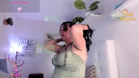 Snapshot of lady_hellen chatting on 10.16.25 online show from 10.16.25