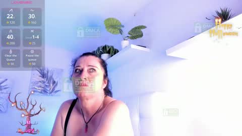 Snapshot of lady_hellen chatting on 10.18.25 online show from 10.18.25
