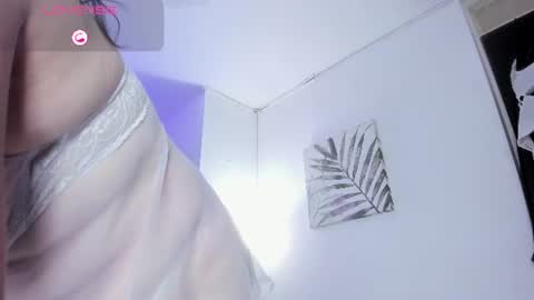 Snapshot of lady_hellen chatting on 06.30.26 online show from 06.30.26