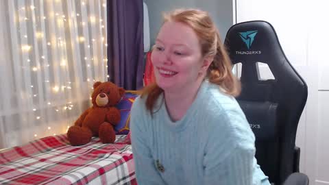 Snapshot of lady_inari chatting on 12.13.24 Angelika online show from 12.13.24