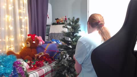 Snapshot of lady_inari chatting on 12.22.24 Angelika online show from 12.22.24