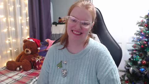 Snapshot of lady_inari chatting on 12.24.24 Angelika online show from 12.24.24
