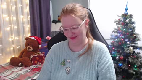 Snapshot of lady_inari chatting on 12.24.24 Angelika online show from 12.24.24