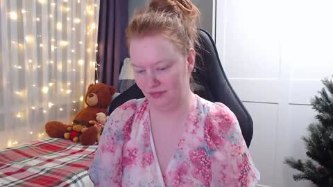 Snapshot of lady_inari chatting on 01.09.25 Angelika online show from 01.09.25