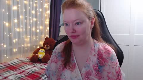 Snapshot of lady_inari chatting on 01.10.25 Angelika online show from 01.10.25