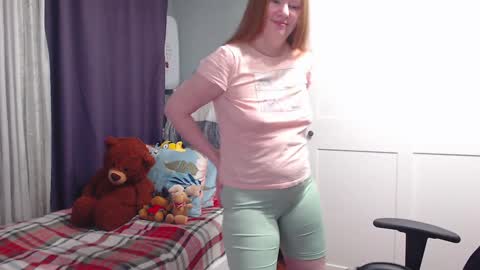 Snapshot of lady_inari chatting on 01.16.25 Angelika online show from 01.16.25