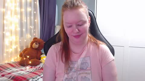 Snapshot of lady_inari chatting on 01.17.25 Angelika online show from 01.17.25