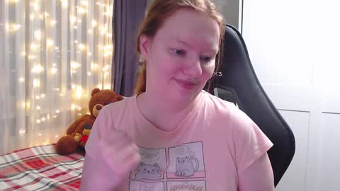 Snapshot of lady_inari chatting on 01.19.25 Angelika online show from 01.19.25