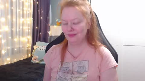 Snapshot of lady_inari chatting on 01.21.25 Angelika online show from 01.21.25