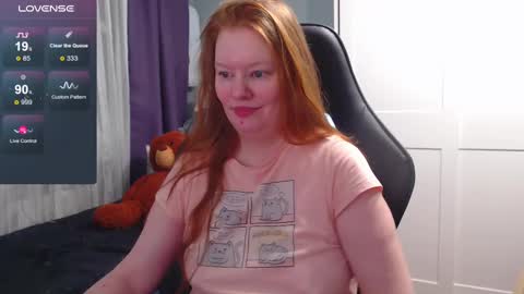 Snapshot of lady_inari chatting on 02.11.25 Angelika online show from 02.11.25