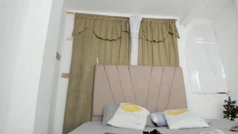 Snapshot of lady_miss___ chatting on 12.03.25 lady_miss___ online show from 12.03.25