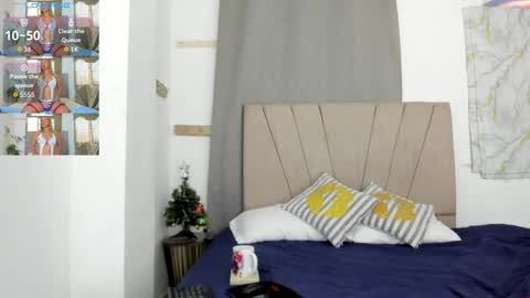 Snapshot of lady_miss___ chatting on 12.18.25 lady_miss___ online show from 12.18.25