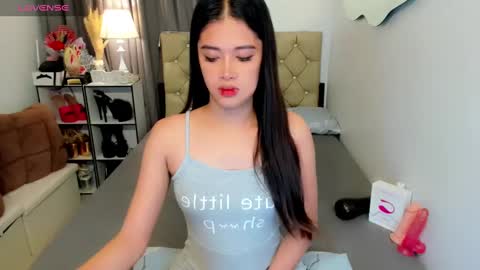 Snapshot of lady_moriseth chatting on 12.21.24 lady_moriseth online show from 12.21.24
