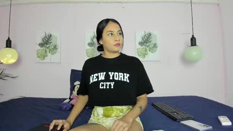 Snapshot of lady_rossee chatting on 10.02.25 Leidy online show from 10.02.25