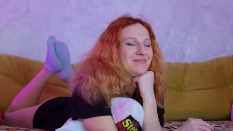 Snapshot of ladybigsmile chatting on 03.09.26 Sima Ladybigsmile online show from 03.09.26