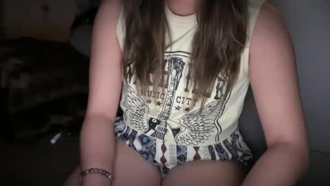 Snapshot of ladybird21 chatting on 03.10.25 Aria online show from 03.10.25